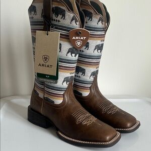 Ariat Women’s CIRCUIT SAVANNA BUFFALO PRINT WESTERN BOOT WIDE SQUARE TOE NWT- 6B